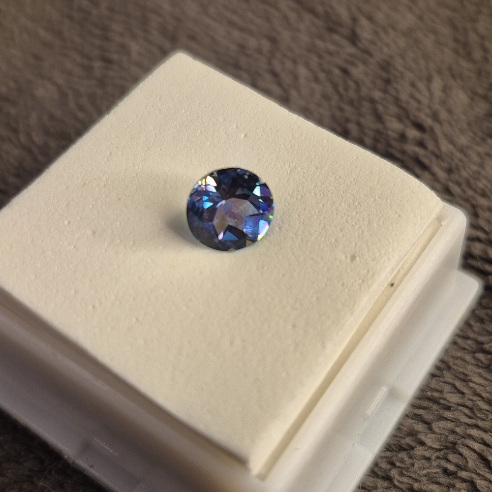 Mystic Topaz 2.0ct round 8mm